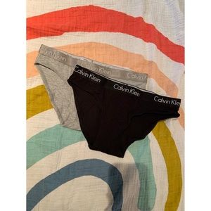 Set of 2 Calvin Klein women’s briefs. Size XS 🖤👌